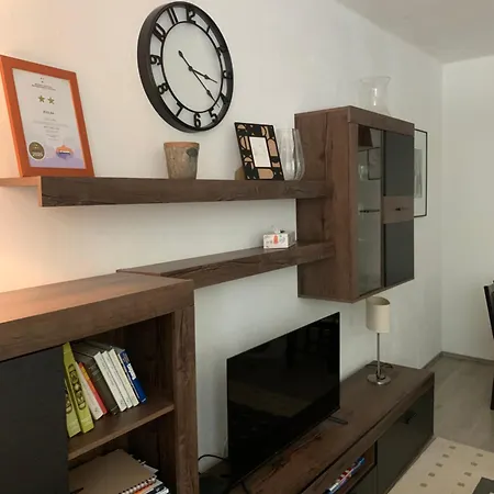 Ifju-lak 1 Vendeghaz Daire *